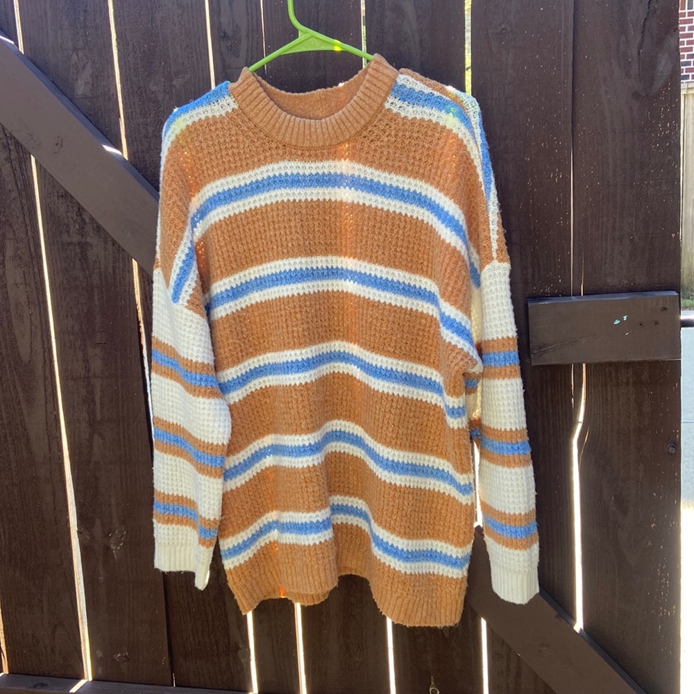 American Eagle Outfitter oversized super soft womens sweater!